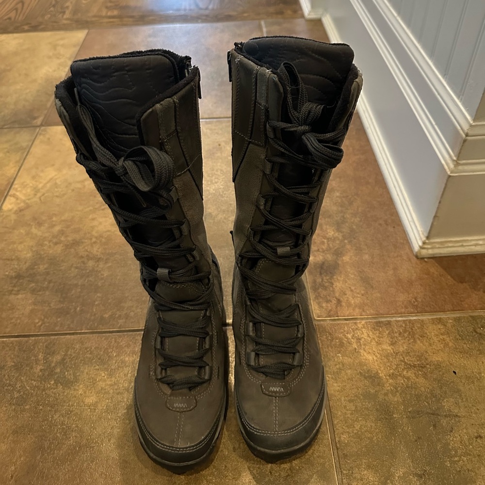Merrell Black Lace-Up Boots